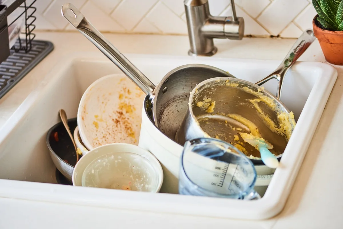 procsestarehosp-extra-2.webp Proč se staré hospodyňky spoléhají na jedlou sodu a citron místo drahých čističů - image 2