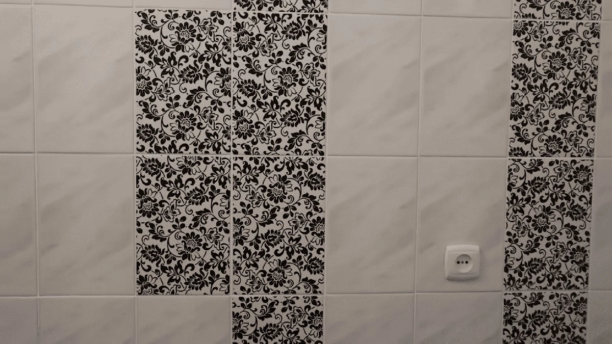 15 let staré dlaždice ve vaší koupelně: Jak hosté stále žasnou nad tímto módním kouskem