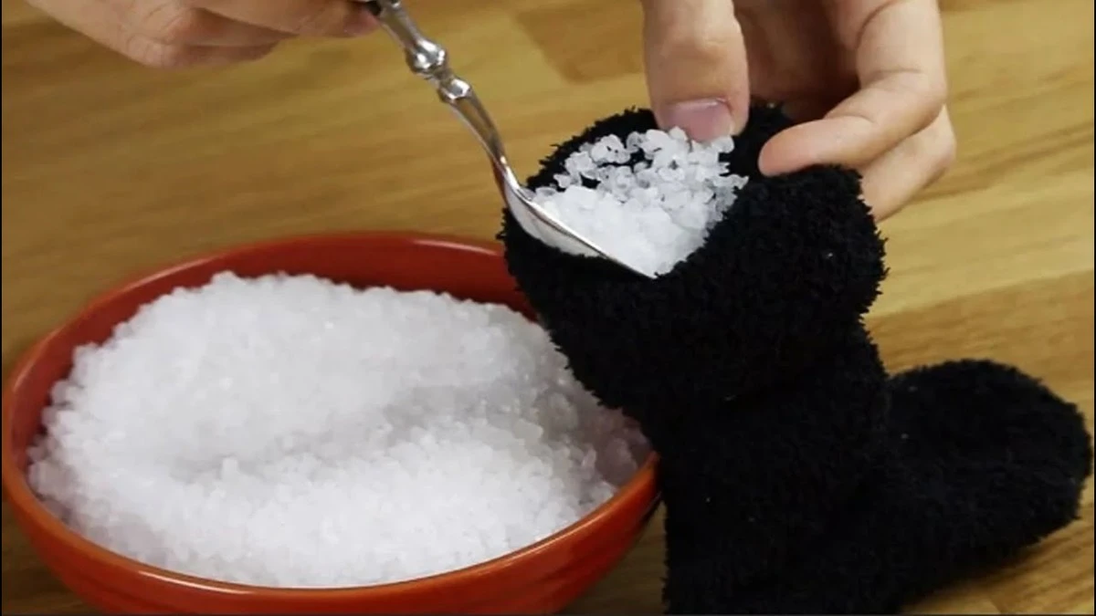 Zahřejte nohy v mrazu: polárníci přidávají do ponožek jediné – a je po problému