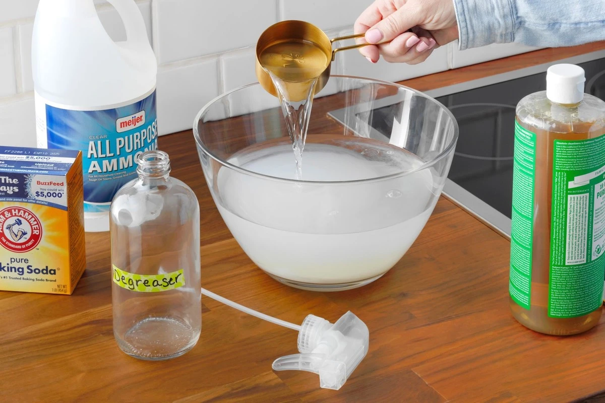 2 domácí triky, jak vyčistit mastnotu z digestoře během 5 minut - image 2