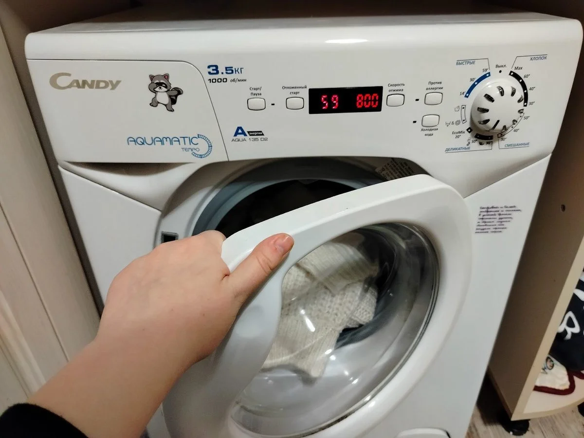 Proč se zkušené české domácnosti vyhnou zápachu z pračky jednoduše: Malý trik po každém cyklu