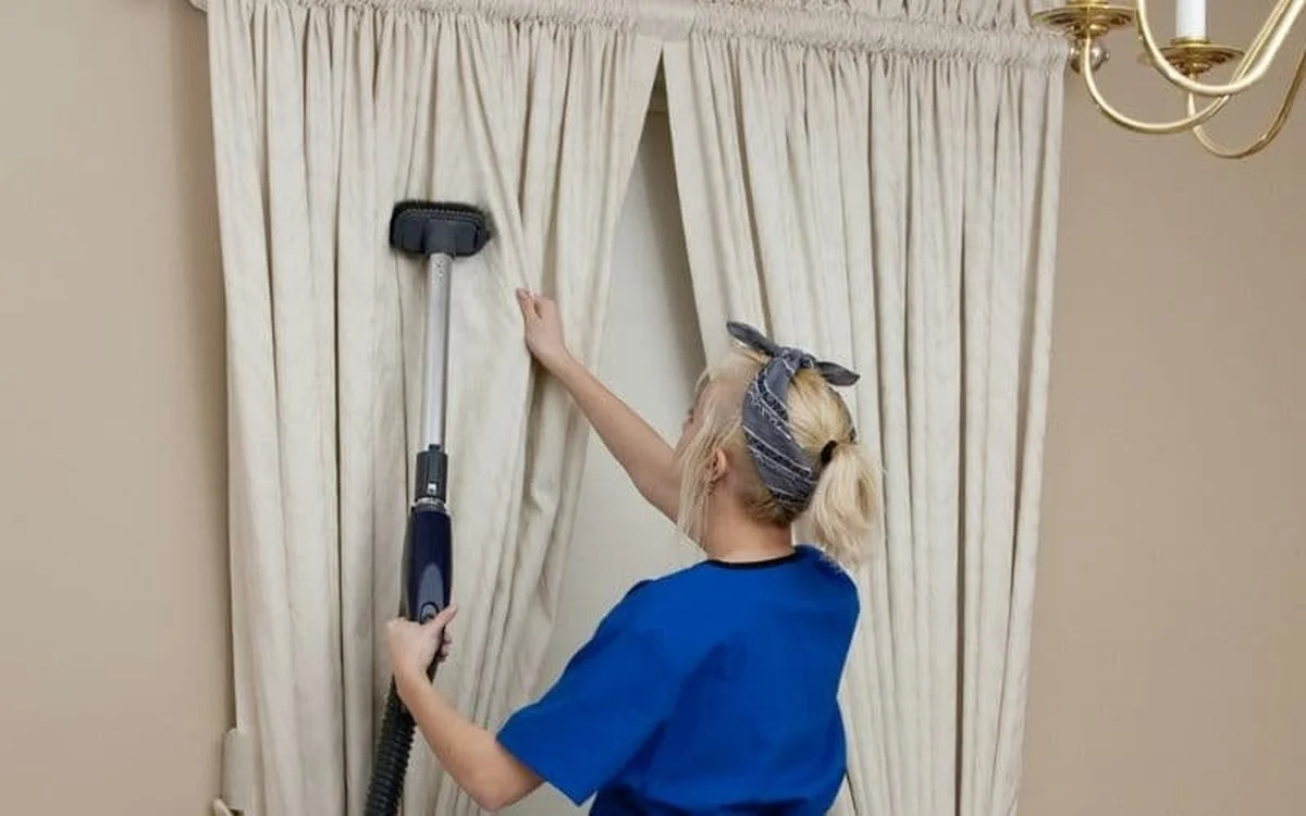 Záclona vedle sporáku visela 3 roky: stačilo namočit do tohoto roztoku a mastnota a špína se rozpustí BEZ drhnutí - image 1