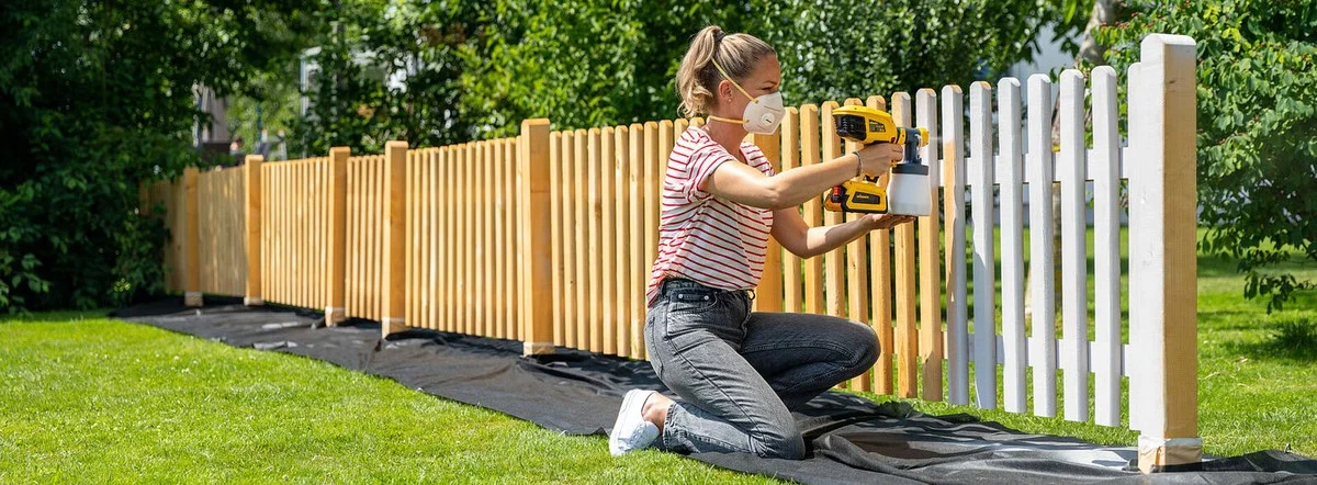Proč zkušení majitelé domů barví plot v mrazu: Tři výsledky, které v létě nezískáte - image 1