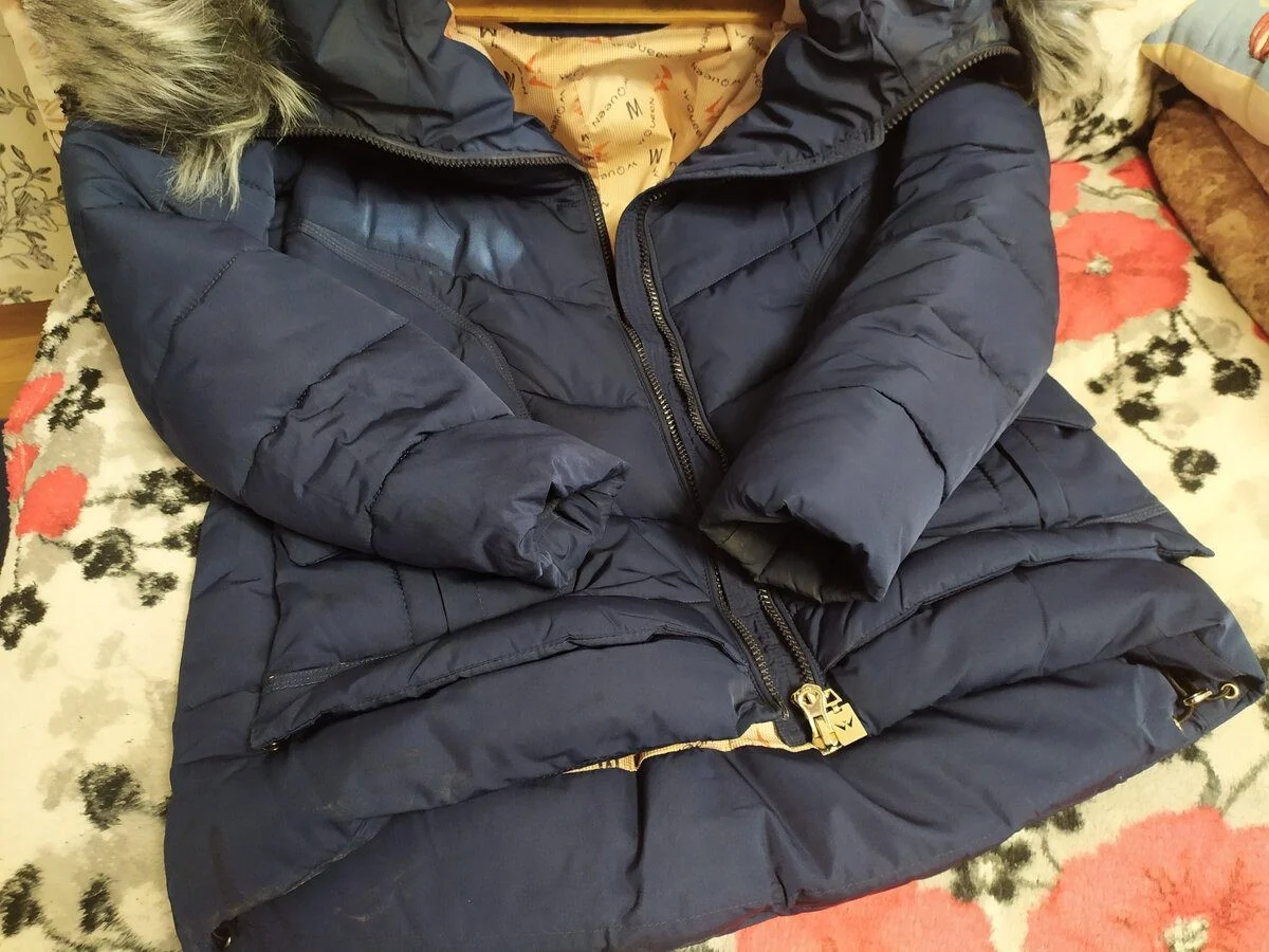 Trik, který zachrání mastné manžety bund: Octový trik, který používají v čistírnách