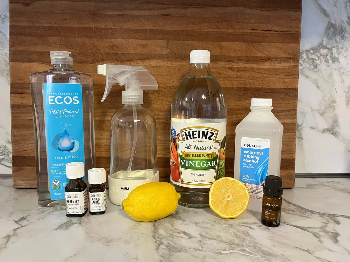 Domácí čistič, který používají zkušené hospodyňky: Stačí mu dvě ingredience, nechte ho zmrazit - image 1