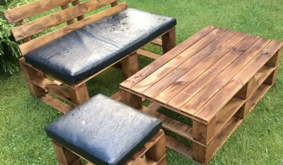 Proč zkušení zahrádkáři dávají lněný olej na zahradní nábytek.