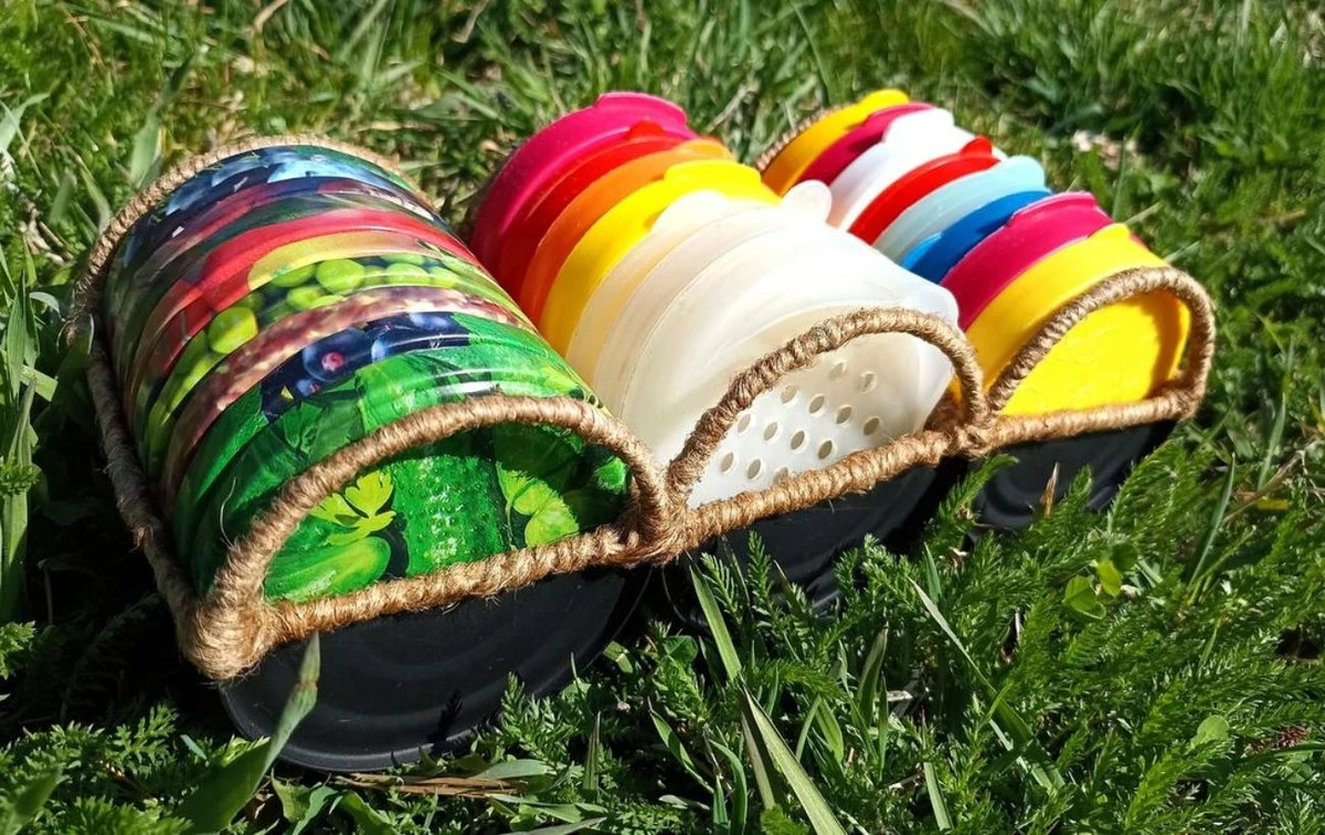 Nevyhazujte víčka od zavařenin: Bleskurychlý trik pro dokonalý pořádek ve spíži