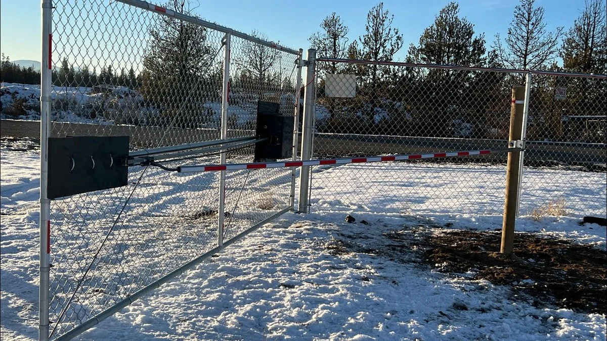 Proč zkušení majitelé dávají láhev s vodou na bránu, když udeří mrazy - image 2