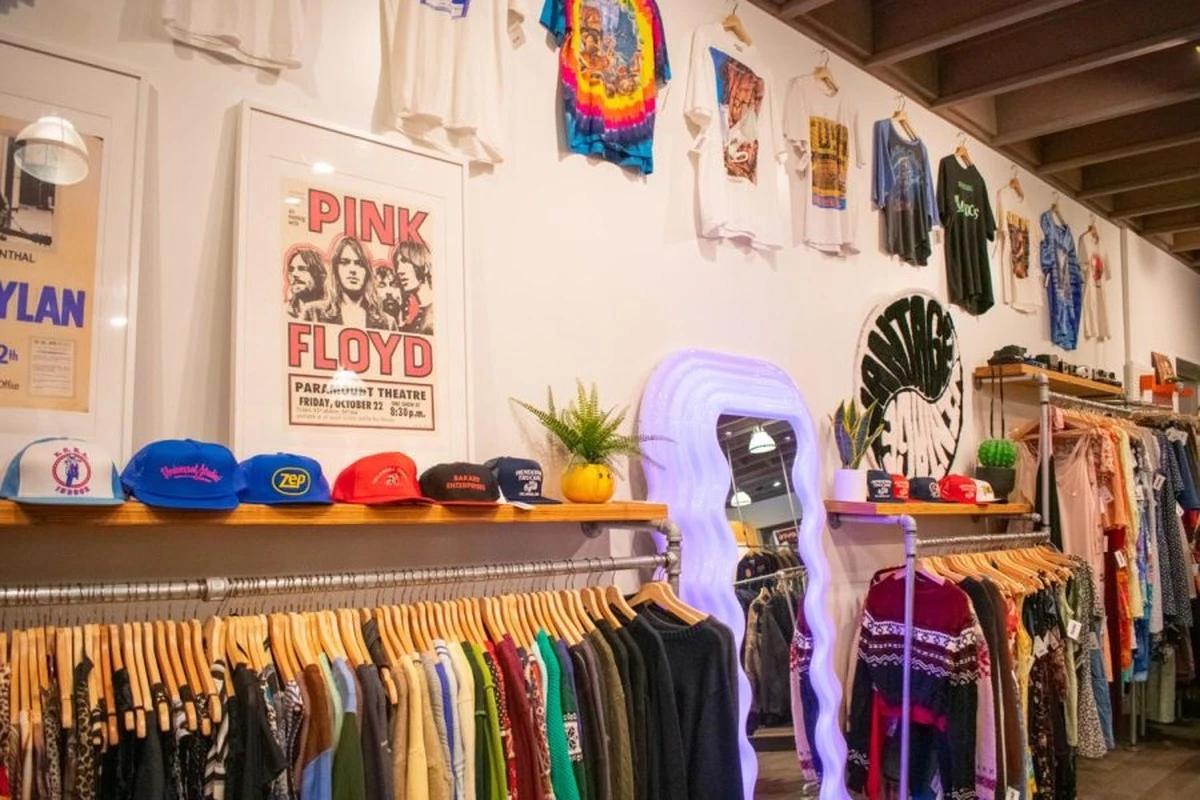 procvaseoblecen-extra-2.webp Proč vaše oblečení ze sekáče páchne a jak na to jít s pomocí jedlé sody - image 2