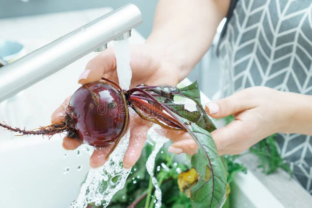 Jak snadno odstranit skvrny od červené řepy a pach ryb z rukou - image 1