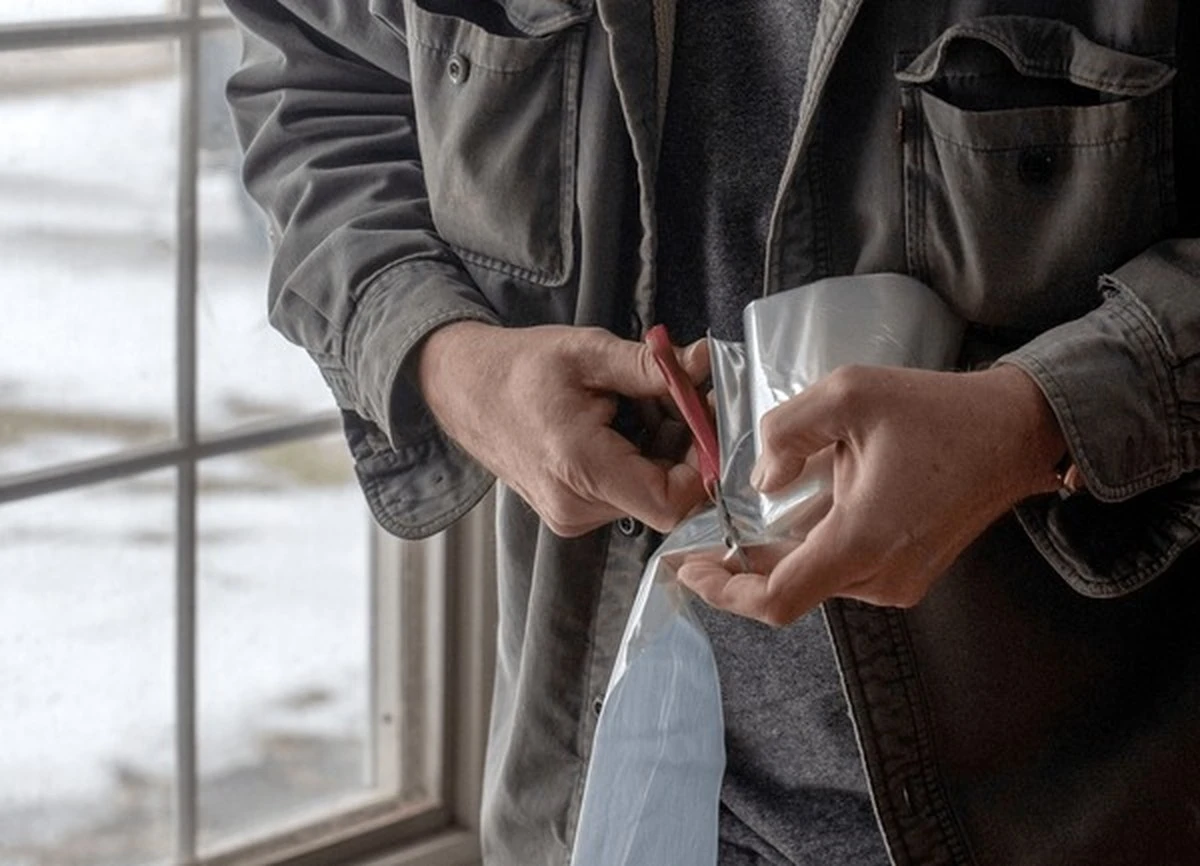 Uteplení stropu láhvemi a pilinami: Levnější než vata a zima nemá šanci - image 1