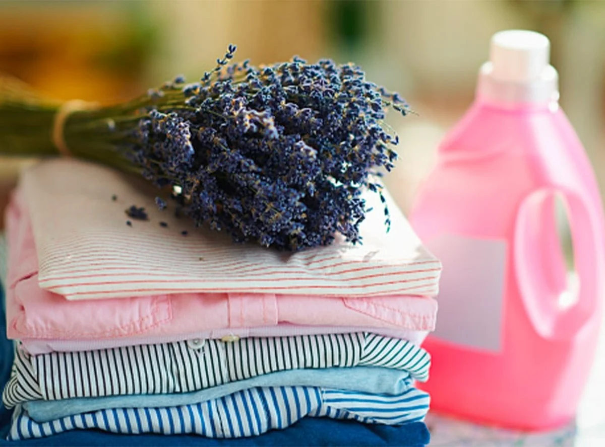 Tři kapky v pračce: Zjistěte, jak provonět prádlo na týdny, jako byste se vrátili z Dubaje - image 1