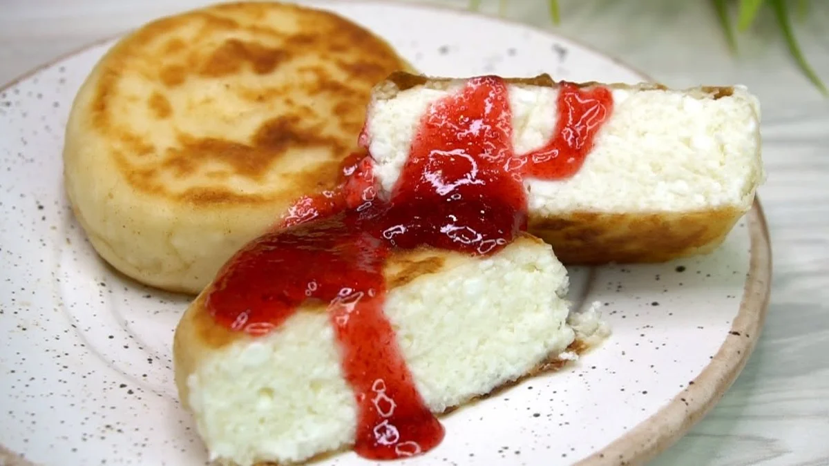 Tajemství šéfkuchařů: Proč dát lžíci řeckého jogurtu do tvarků na lívance?