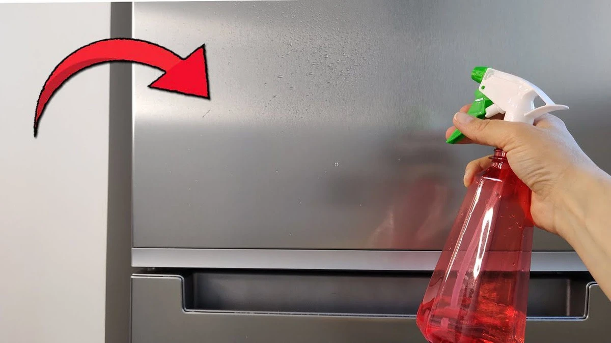 Dvě "párkorunové" složky vyčistí lednici dočista