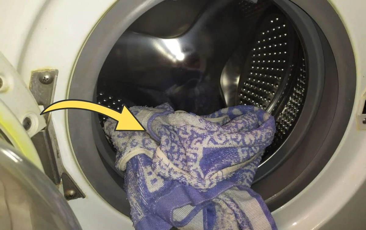 Osvěžte pračku za jediný cyklus: Jak odstranit zatuchlý zápach s jedinou ingrediencí