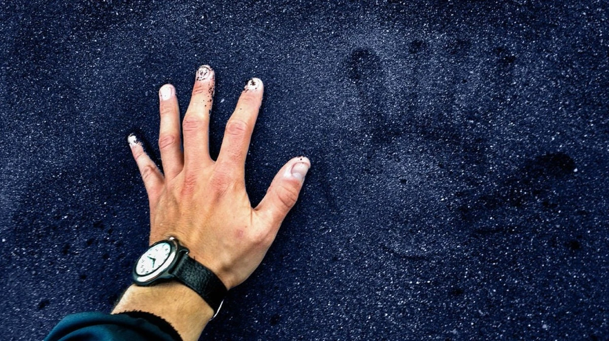 Як швидко відмити куркуму та буряк з нігтів: лайфхак для ідеальних рук - image 1