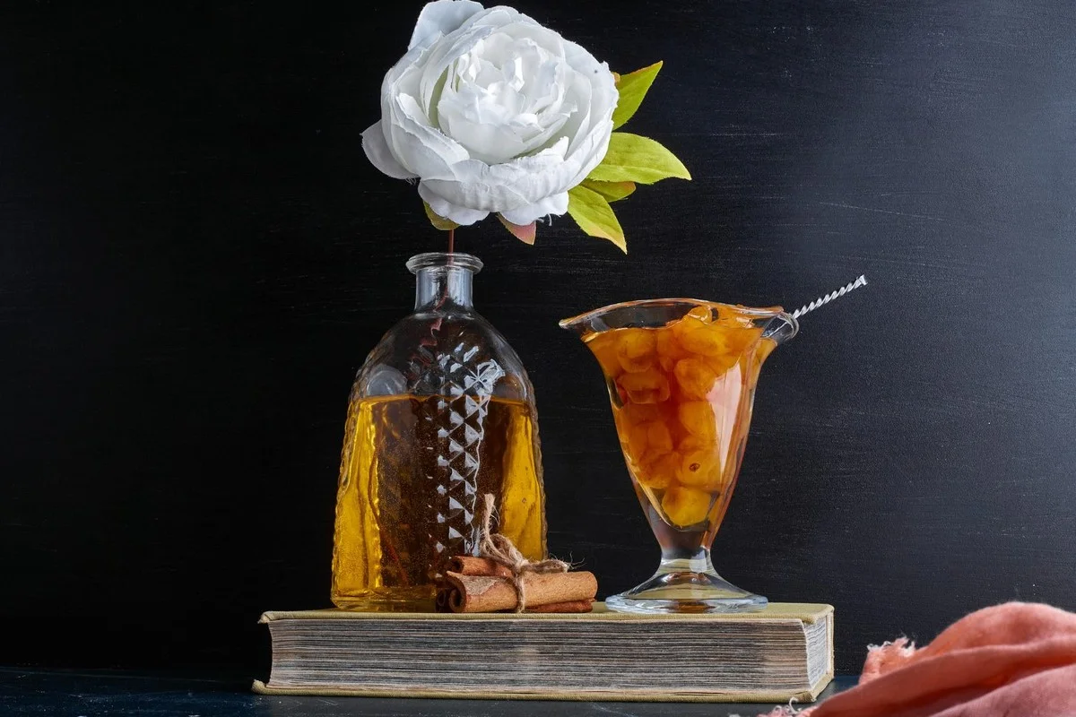 Rýže a jedlá soda: Proč je zkušení vinaři sypou do karafy místo kartáče