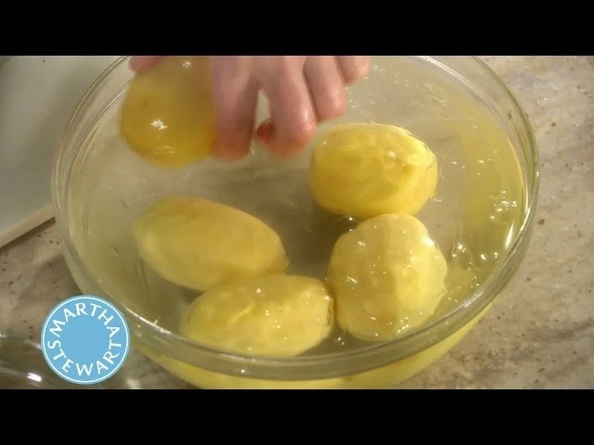 Proč zkušení kuchaři dělají bramborám ledovou lázeň a už nepoužívají škrabku - image 2