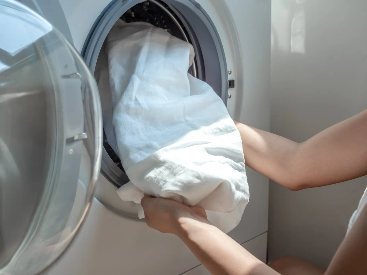 Ideální teplota praní lůžkovin: méně než si myslíte pro bavlnu, satén i syntetiku - image 2