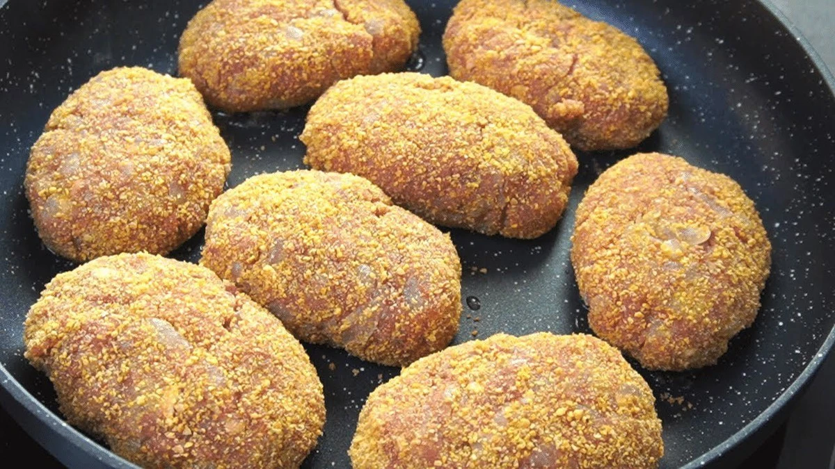 Tři šéfkuchaři prozradili: nahraďte strouhanku v mletém mase touhle jedinou věcí