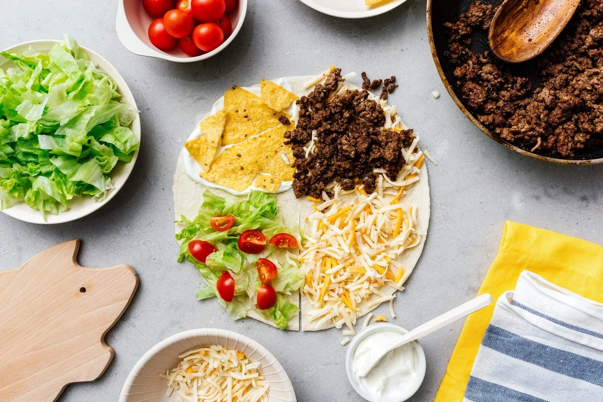 Забудьte o rоzném mazu: babiččin trik s potravinářskou fólií pro čistou kuchyni - image 2