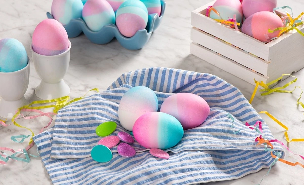 Jak nalepit velikonoční samolepky na vejce, aby šla snadno oloupat - image 1