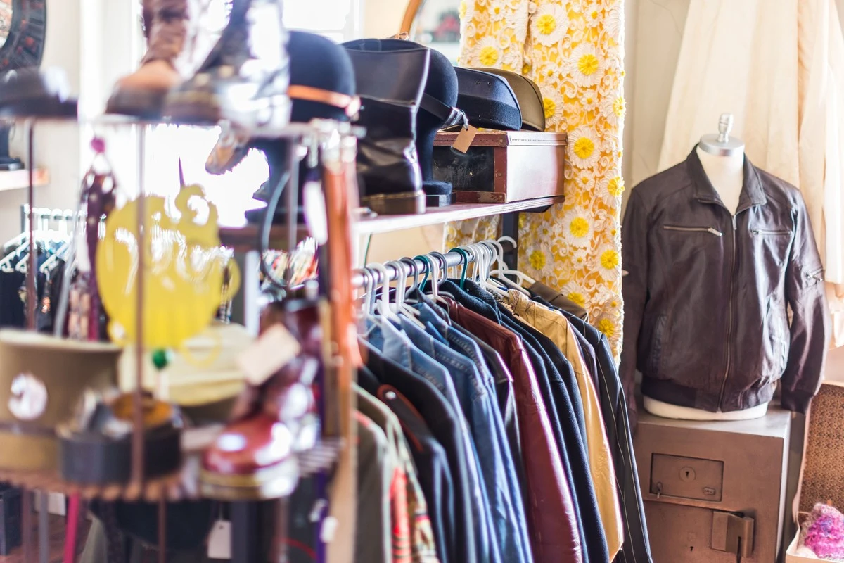 12 věcí, které byste nikdy neměli darovat do bazaru. Udělejte to raději takto.