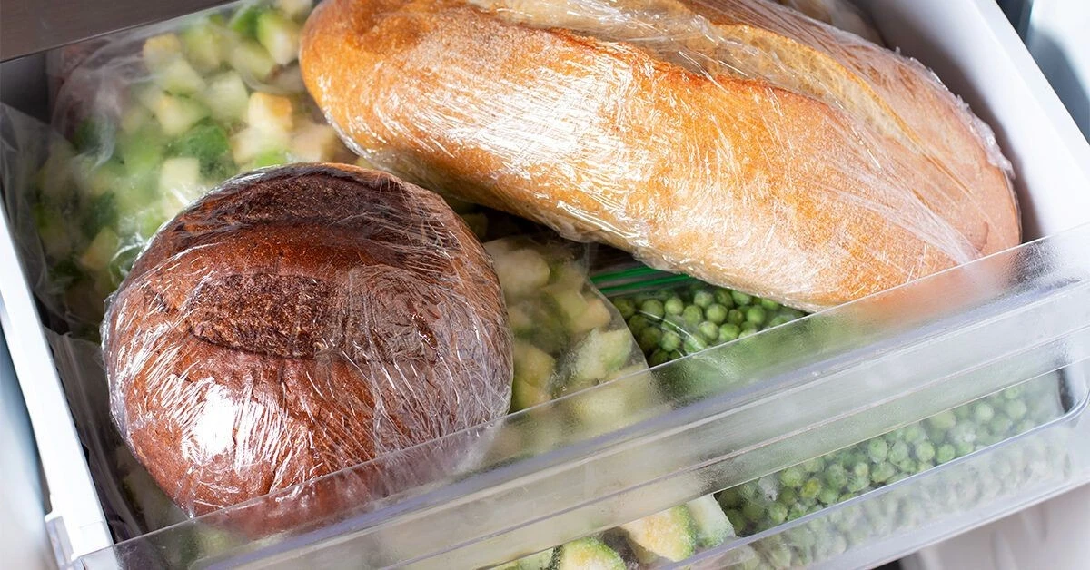 hlebizmorozilki-extra-1.webp Хлеб из морозилки: как я проверила тренд и получила результат лучше свежего - image 1