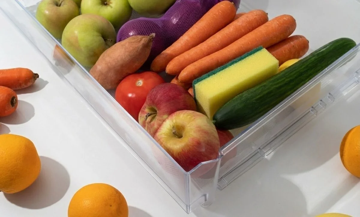 Proč zkušení kuchaři dávají novou houbičku na nádobí do lednice k zelenině