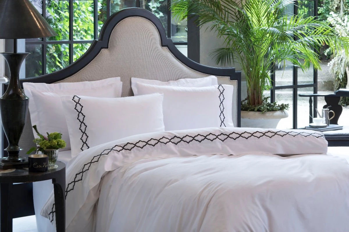 Proč si zkušení hospodáři sypou černý pepř pod nábytek a co to udělá s hmyzem v bytě - image 1