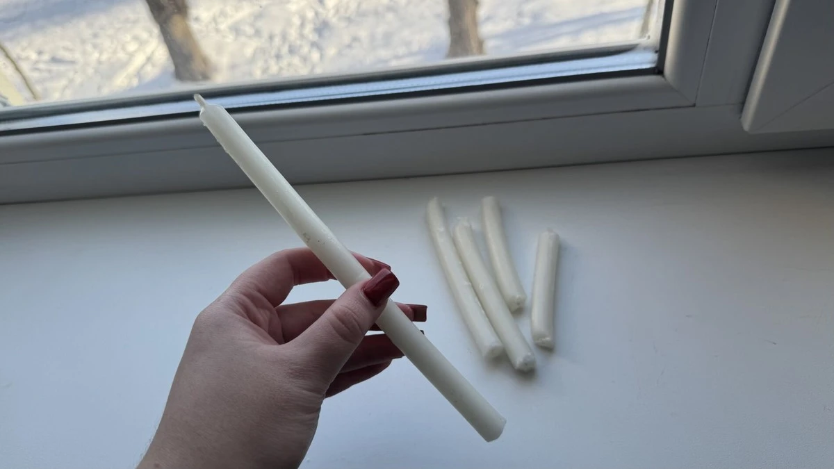 Jak zlikwidovat průvan u oken: 1 trik s voskovou svíčkou, který šetří teplo
