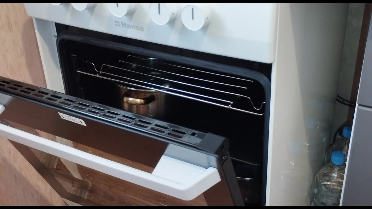 Stará trouba bude jako nová: Trik s 1,5 lžící na usazený tuk