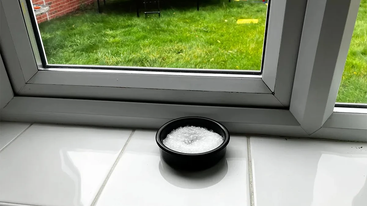 Sůl na parapetu: Skrytý trik, který zabrání tvorbě kondenzátu na oknech - image 1