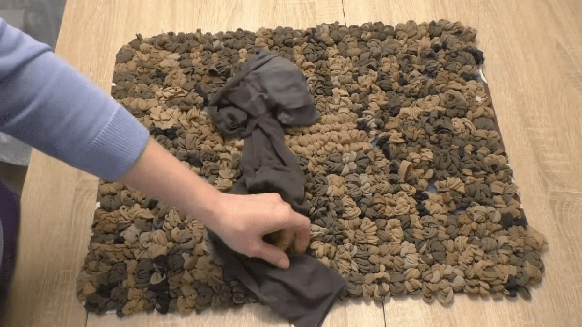 Staré punčocháče se promění v luxusní předložku: Grep na šití, které zvládne každý