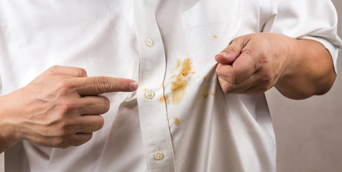 Jak vyčistit zaschlé skvrny na kuchyňských chňapkách: V jedné domácnosti tento trik funguje vždy - image 2