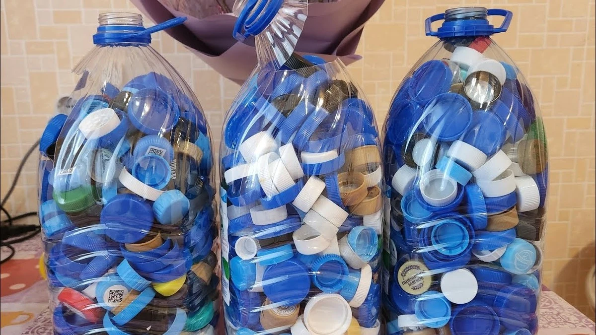 Jak z víček od PET lahví vytvořit praktický košík – snadný návod pro každého