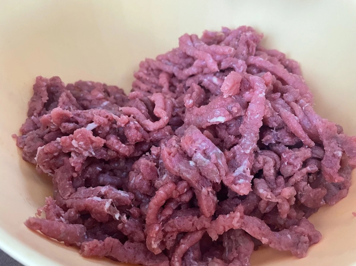 procsemasolepin-extra-2.webp Proč se maso lepí na nůž v mlýnku – jednoduché řešení za minutu - image 2