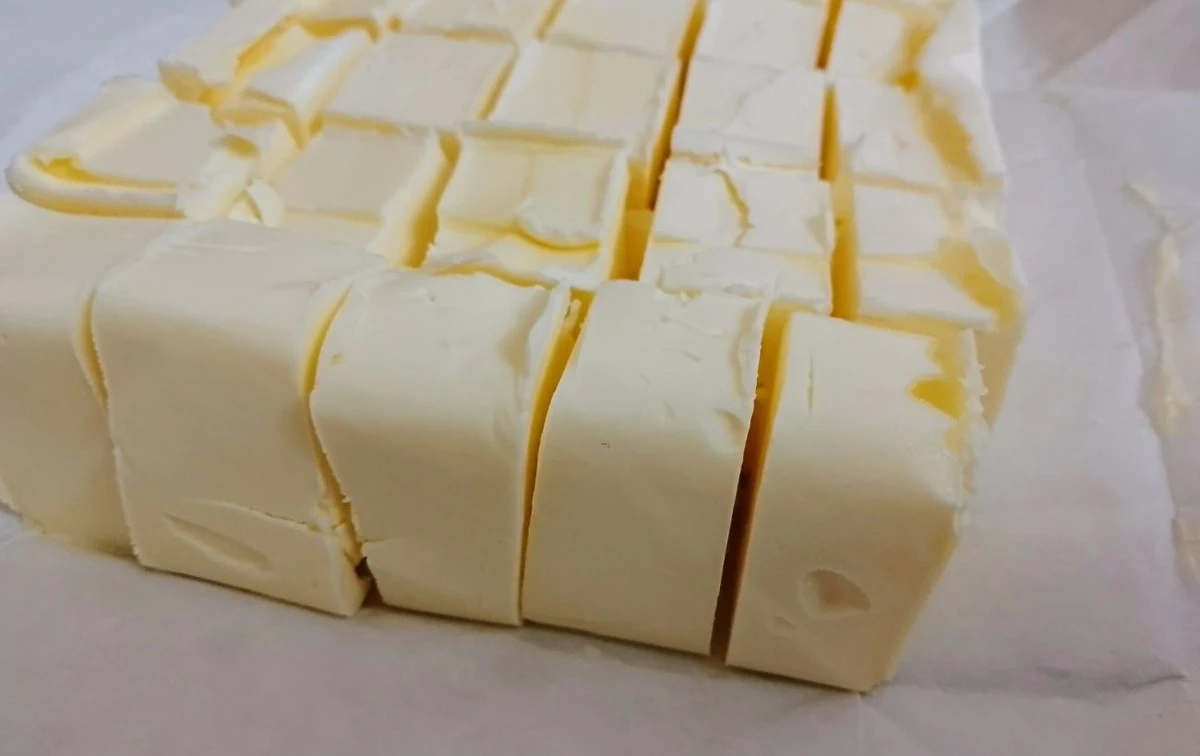 Jedna lžička sádla místo másla? Snadno odhalíte falešný produkt za 2 minuty