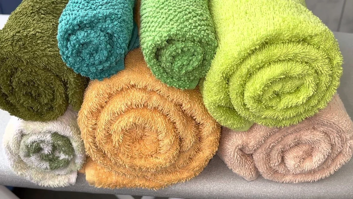 Proč tchyně dává jedlou sodu do pračky: Staré ručníky jsou pak jako nové