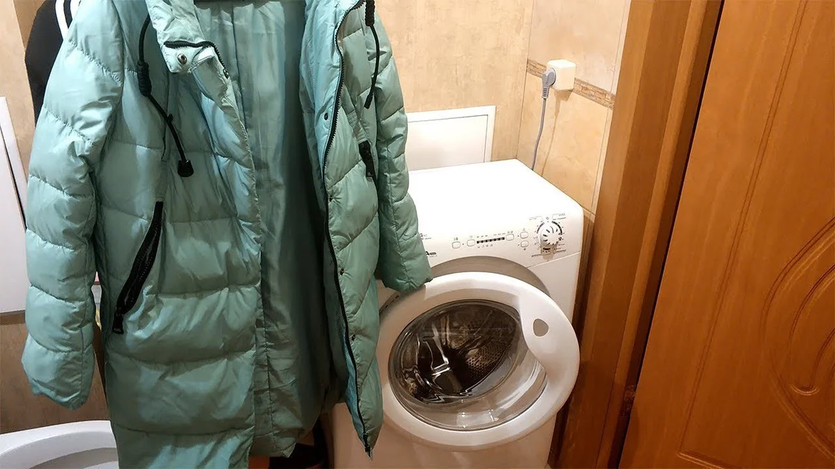 Proč zkušení Češi dávají dva tenisové míčky do pračky s bundou: Vyhnete se skvrnám a sraženým chomáčům