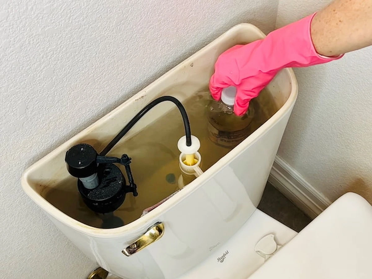 Jednoduchý trik s toaletní nádržkou promění vaši koupelnu ve 5hvězdičkový hotel - image 2