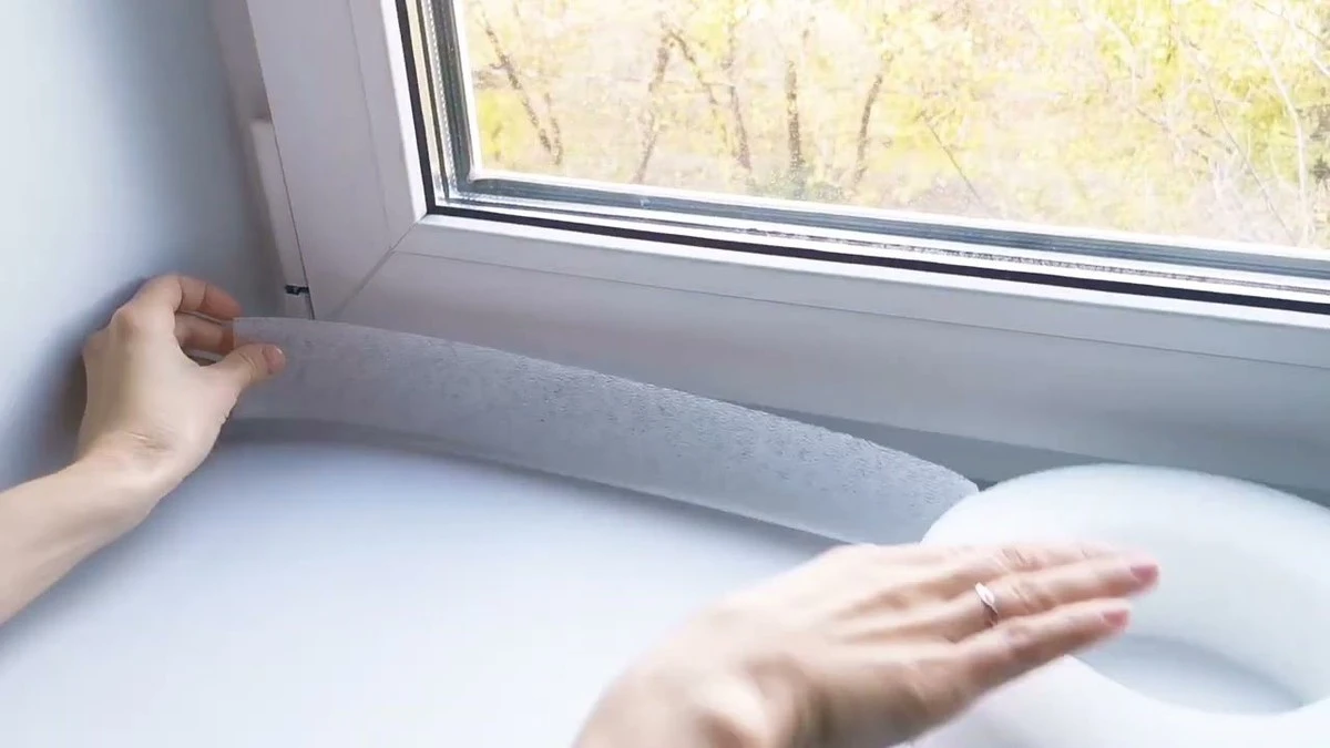 Холод od okna zmizí do 30 minut: sdílím domácí způsob zateplení parapetu: 0 průvanu i v mrazech
