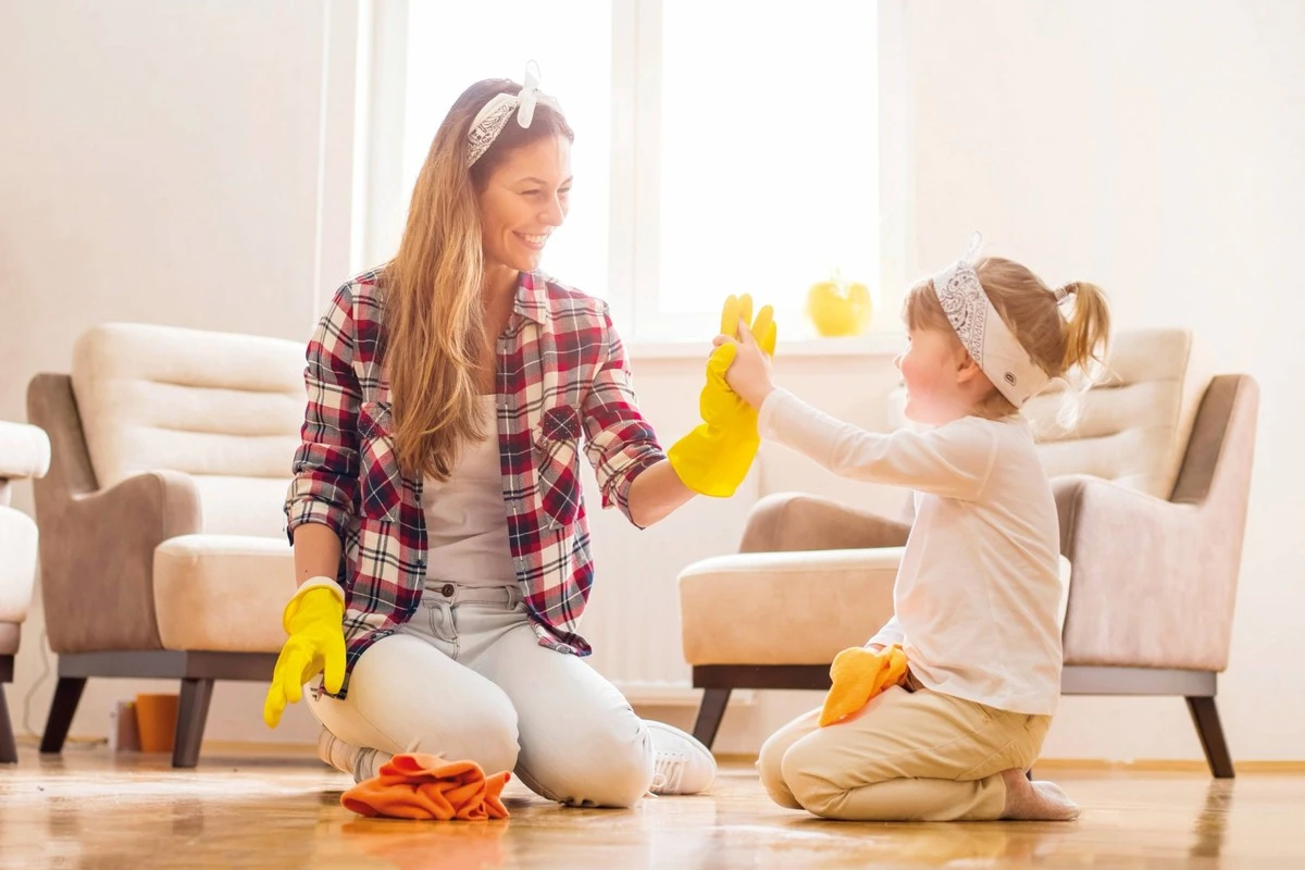 1 lžíce na vědro vody: Váš trik na dokonale lesklou podlahu bez námahy - image 2