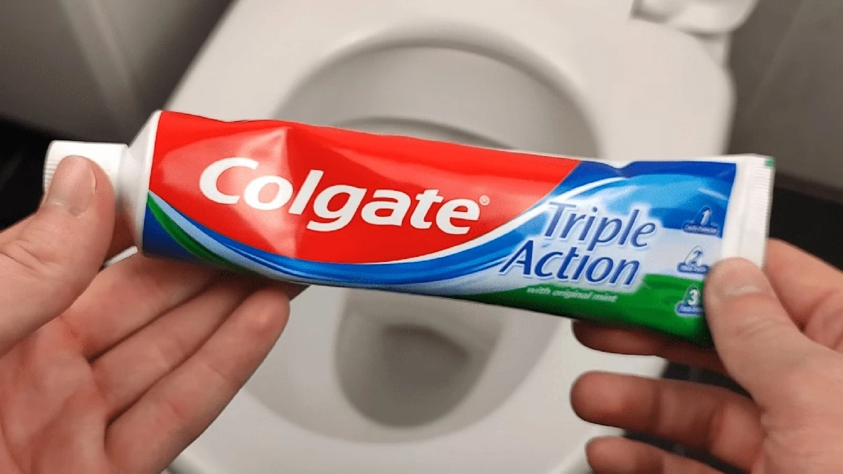 Zubní pasta v nádržce na WC? Tohle řeší největší noční můru každé domácnosti.