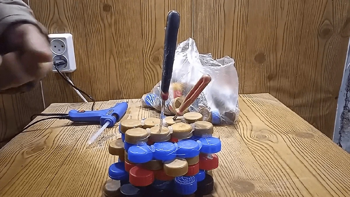 Коли пластикові кришки перетворюються на скарб: майстер-клас, який здивує