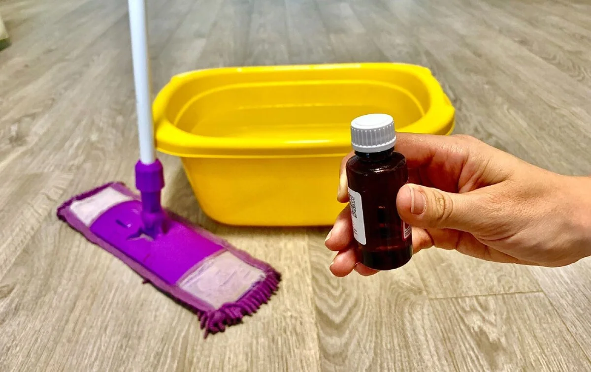 Proč uklízeči v egyptských hotelech dávají do vody glycerin: Podlaha je pak jako zrcadlo