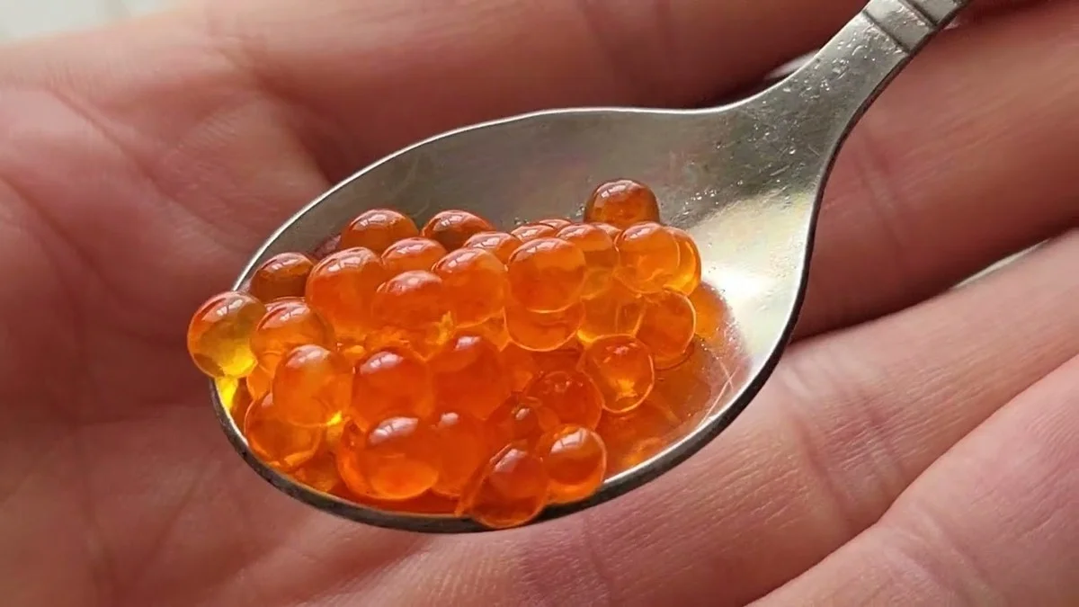 Proč se pravý kaviár ve vroucí vodě změní v bílé vločky: Trik, který zná každá prodavačka - image 2