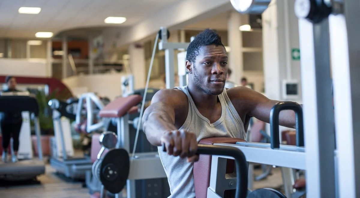 První kroky ve fitku: Fyzioterapeutka odhaluje 3 skryté chyby, kterým se vyhnout - image 2