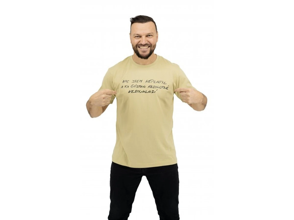 Z triček, která už nenosíte, vyrobte praktickou síťovku za 5 minut - image 1