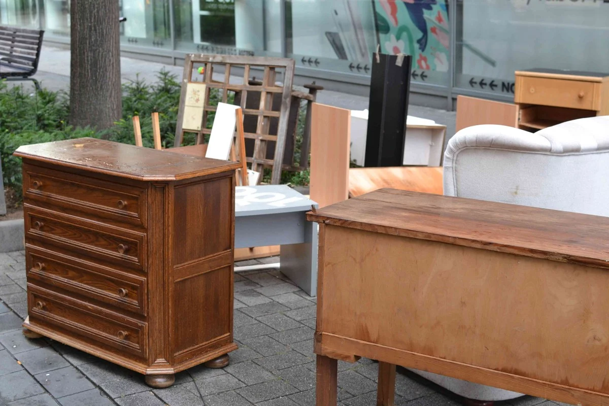 Objev z ulice: Jak jsem starou komodu čistícím trikem proměnila v hlavní prvek ložnice